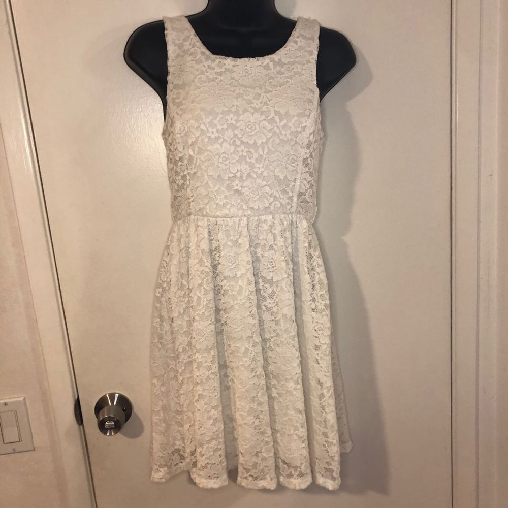LUSH WOMENS SLEEVELESS WHITE LACE SUMMER DRESS NWOT SIZE S